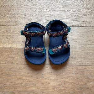 Toddler Tevas sz 5